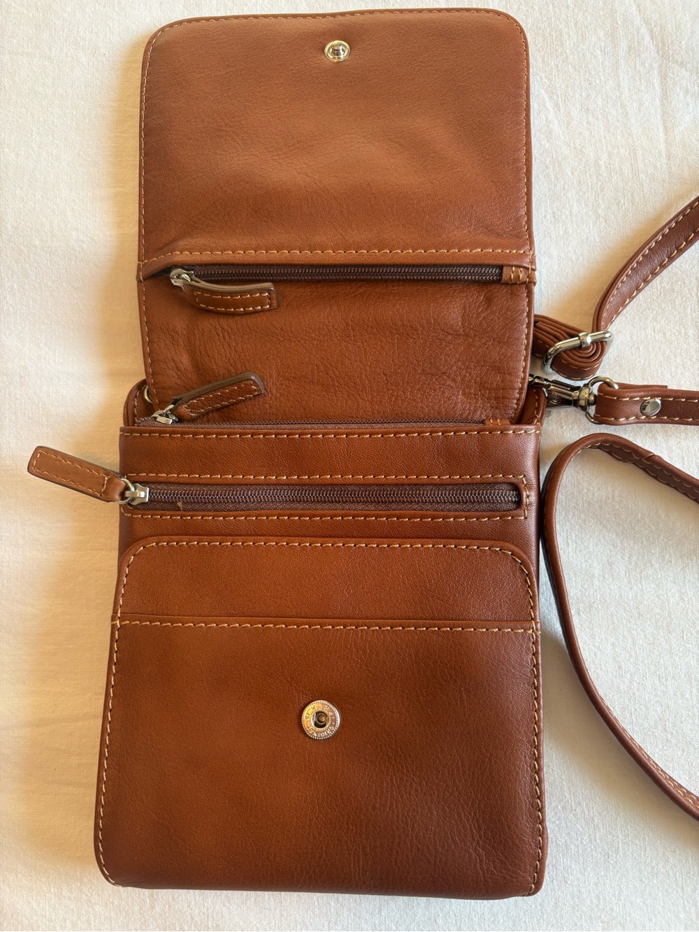 The Trend Italy Genuine Leather Multi-Pocket Organizer Crossbody Bag – Cognac - Picture 5 of 10